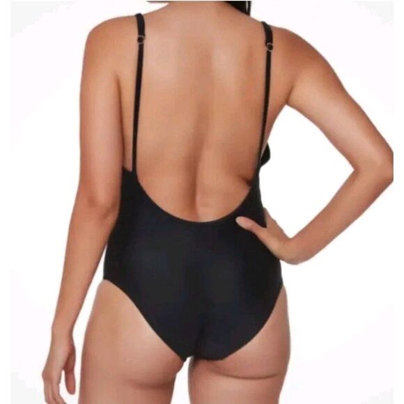 Bar III Womens Plunge V-Wire One-Piece Swimsuit Black, Size XS, New $88 - Picture 2 of 8